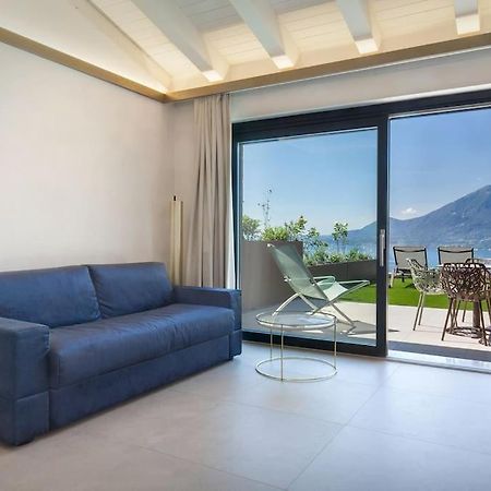 Villa Divina-Apt Armonia-Con Piscina E Vista Lago Кастеллетто-ди-Бренцоне Экстерьер фото
