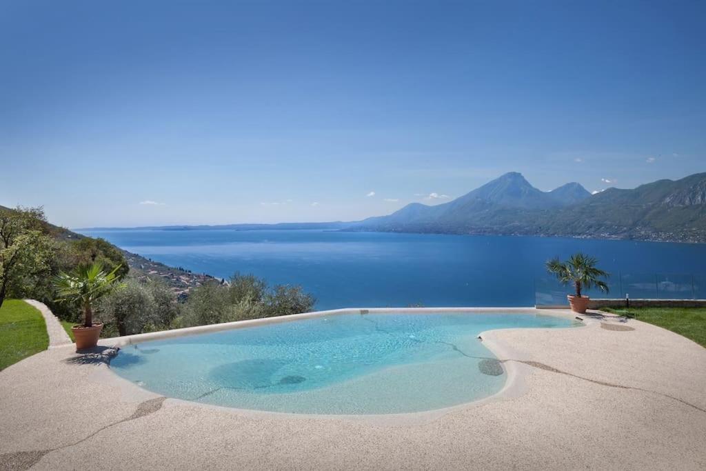 Villa Divina-Apt Armonia-Con Piscina E Vista Lago Кастеллетто-ди-Бренцоне Экстерьер фото